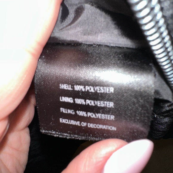 Tahari Women's Black Hooded lightly quilted wind resistant jacket - Picture 7 of 9